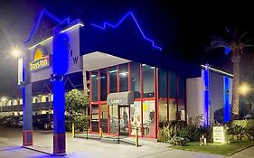 Days Inn By Wyndham Los Angeles Lax Airport Stadium Area